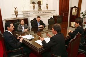 Foto: Paula Fiori ( Palácio Piratini) - Diretores do SINDPOA em reunião com o Chefe da Casa Civil, Otomar Vivian