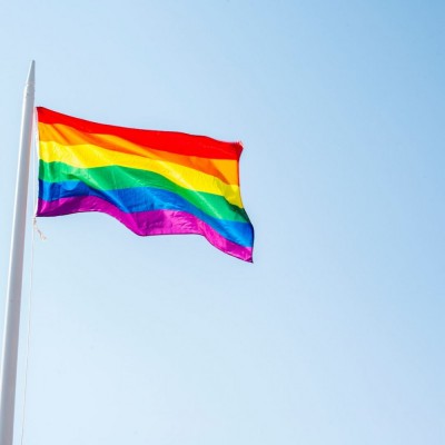 MINISTÉRIO DO TURISMO LANÇA CARTILHA BEM ATENDER: TURISTAS LGBTQIA+