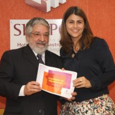 Turismo como estratégia de desenvolvimento - Manuela D’Avila foi a ultima candidata a receber propostas do Sindpoa