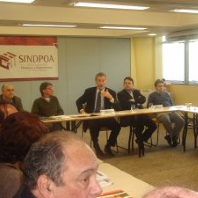 José Fortunati e o Secretário Municipal de Turismo esteviveram presentes na Reunião de Diretoria do SINDPOA