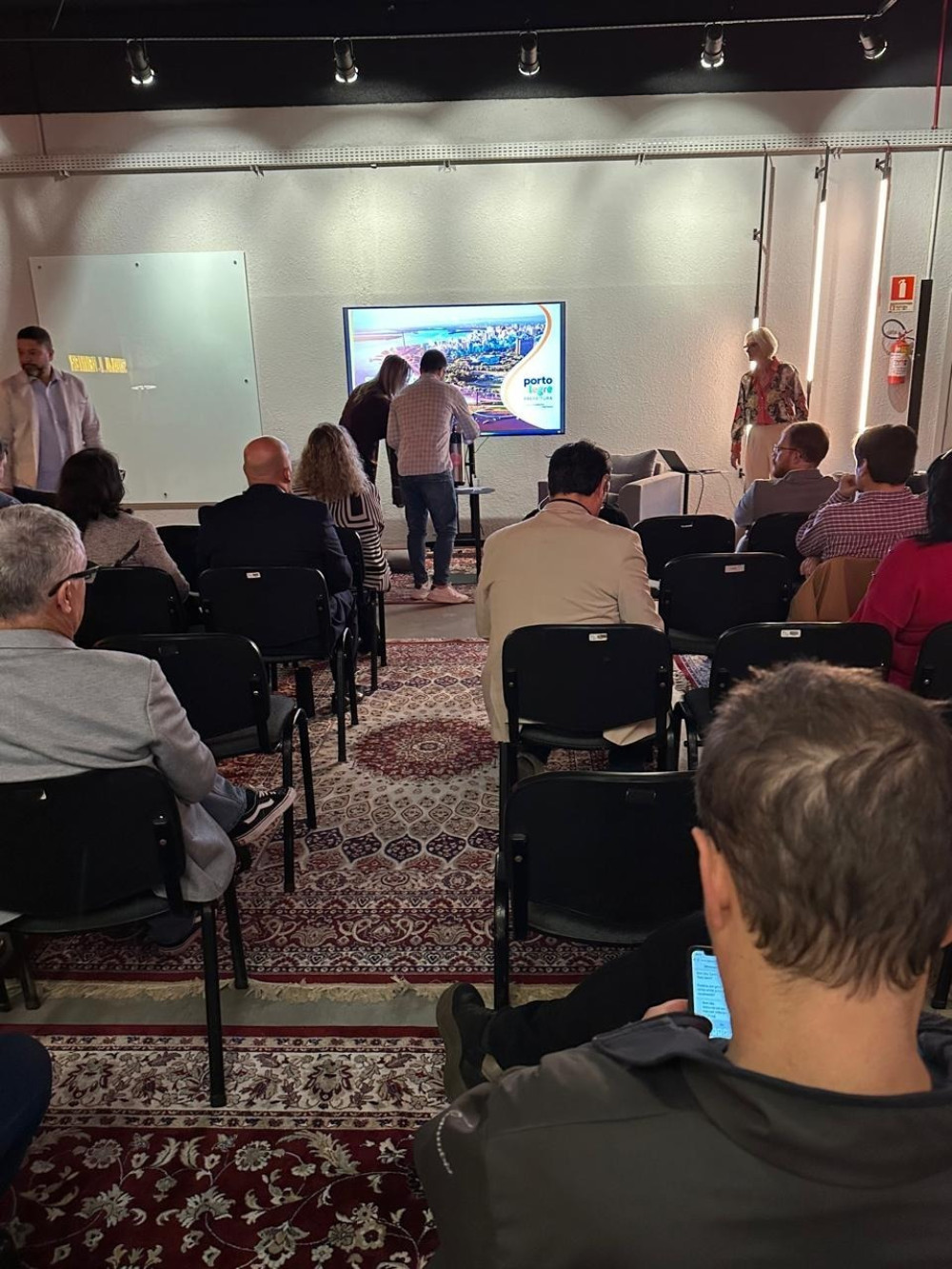 A Vice-presidente Raqueli Baumbach representa o SINDHA em reunião do Comitê Municipal de Desenvolvimento Econômico