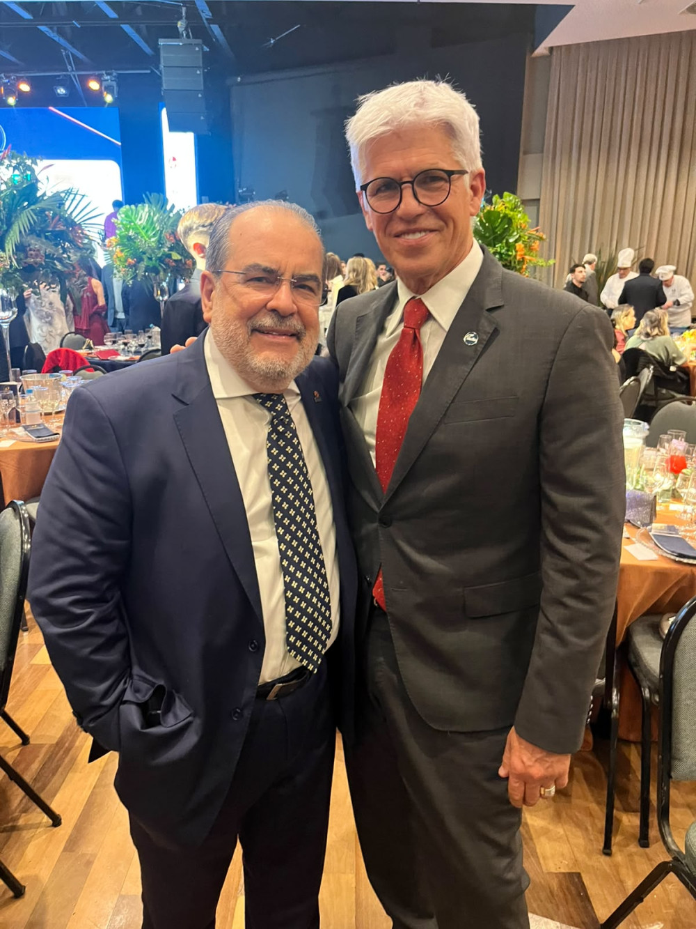 Presidente do SINDHA prestigia jantar de 50 anos do Projeto Pescar