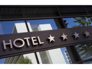 Hotelaria pede redução de tarifas