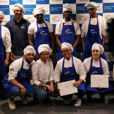 SINDHA forma quarta turma de Auxiliar de Cozinha