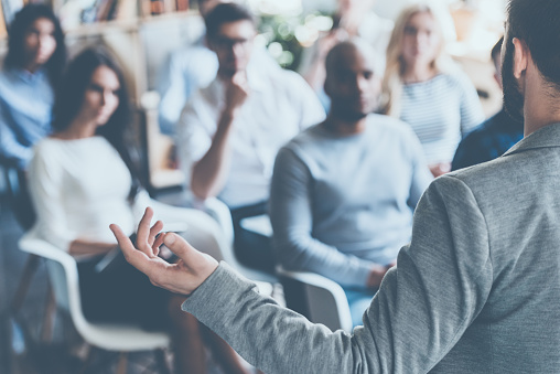 Palestra inédita sobre Feedback abre programação do curso de extensão LAB